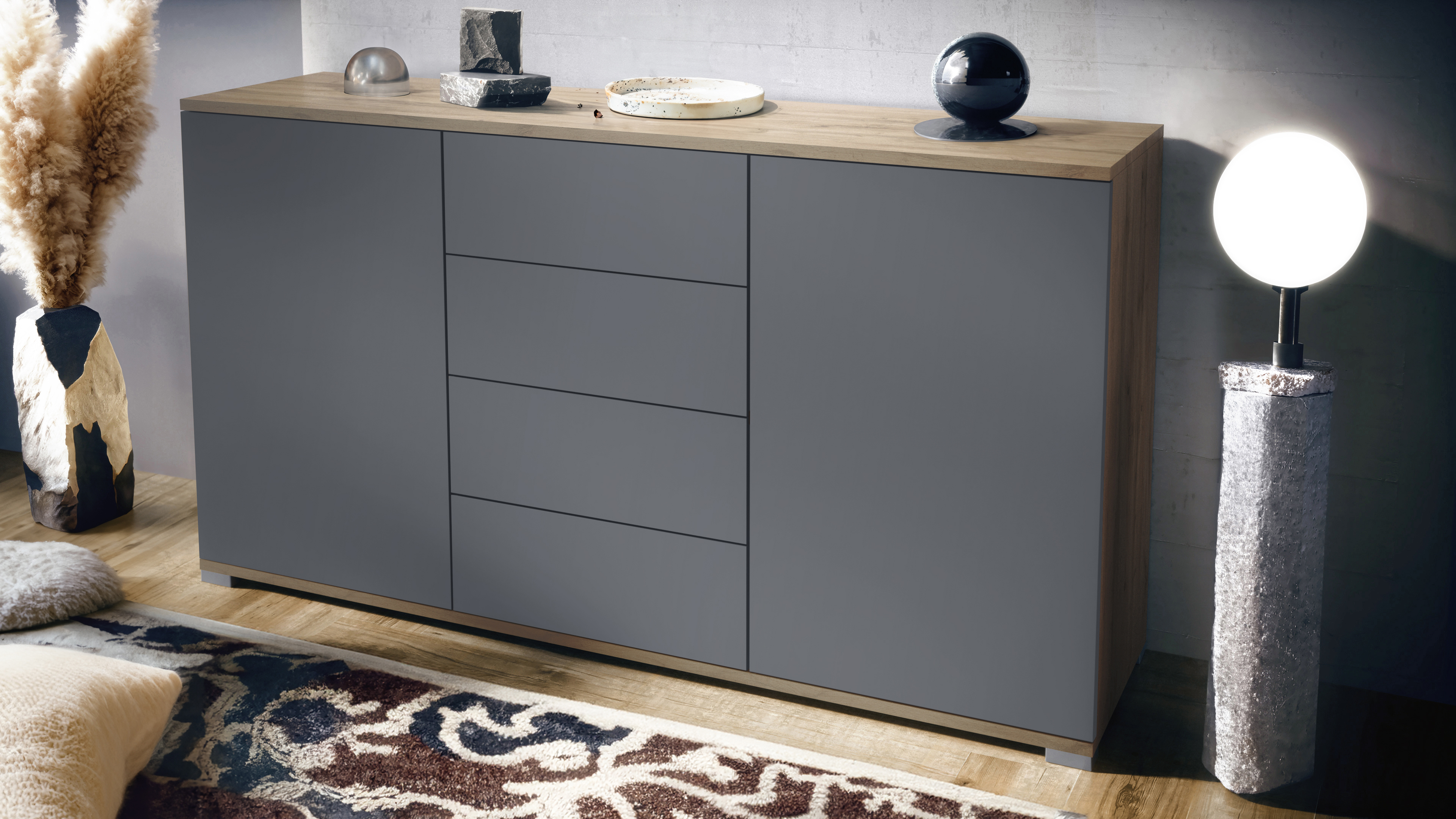 Santo V1 Sideboard Eiche Evoke mit 2 Türen und 4 Schubladen Eiche Evoke/Anthrazit matt (138,5 x 75,5 x 35 cm)