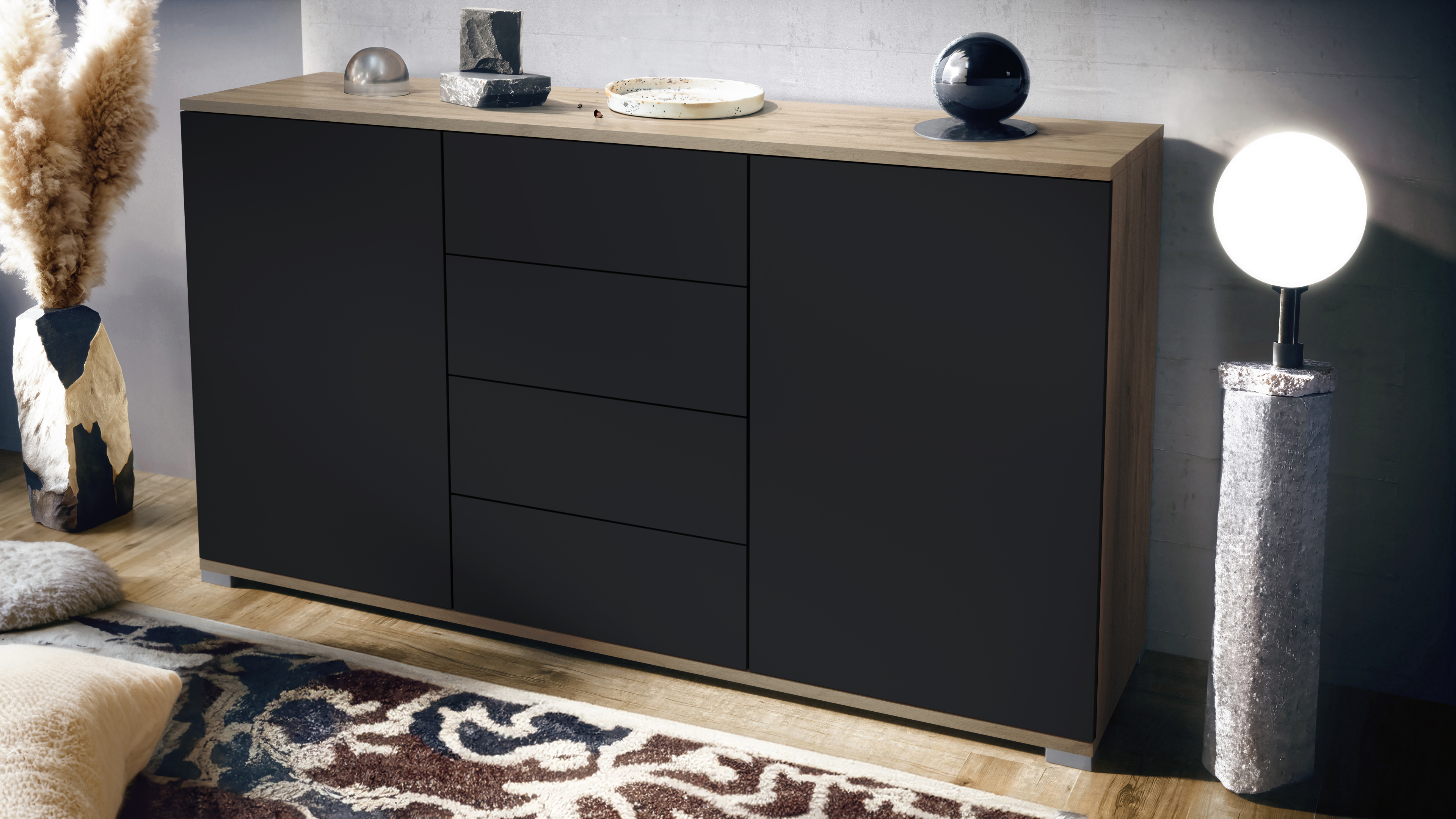 Santo V1 Sideboard Eiche Evoke mit 2 Türen und 4 Schubladen Eiche Evoke/Schwarz matt (138,5 x 75,5 x 35 cm)