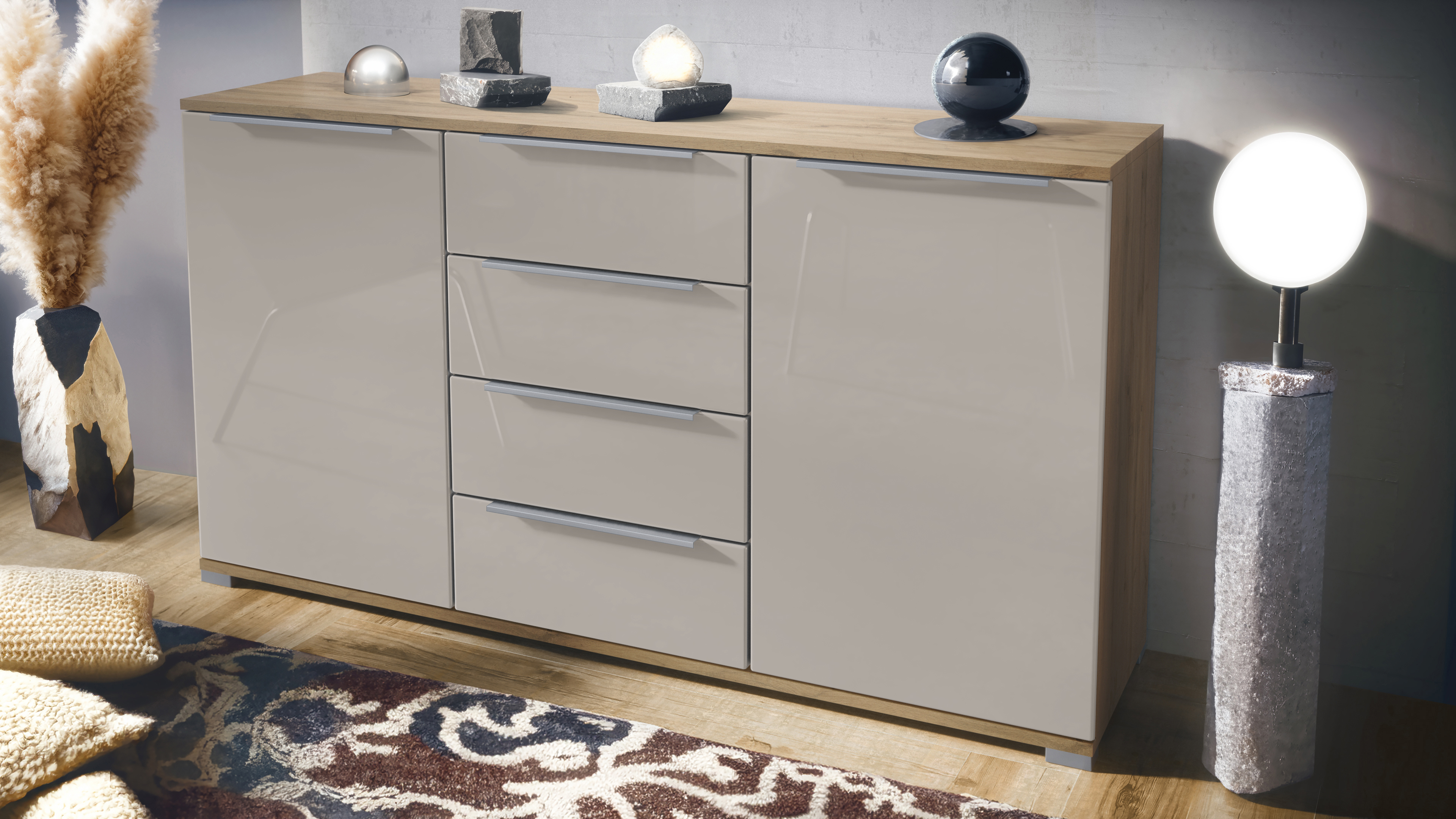Linio V1 Sideboard Eiche Evoke mit 2 Türen und 4 Schubladen Eiche Evoke/Sandgrau Hochglanz (138,5 x 75,5 x 35 cm)